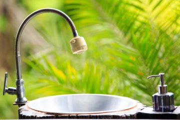 Outdoor garden sink