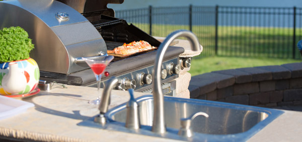 Stainless Steel Outdorr Sink in the BBQ area